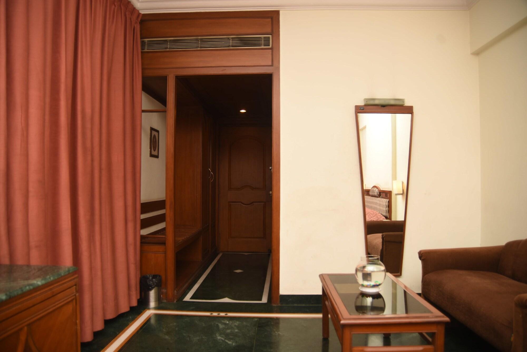 Hotel Maurya Bangalore Ngoại thất bức ảnh