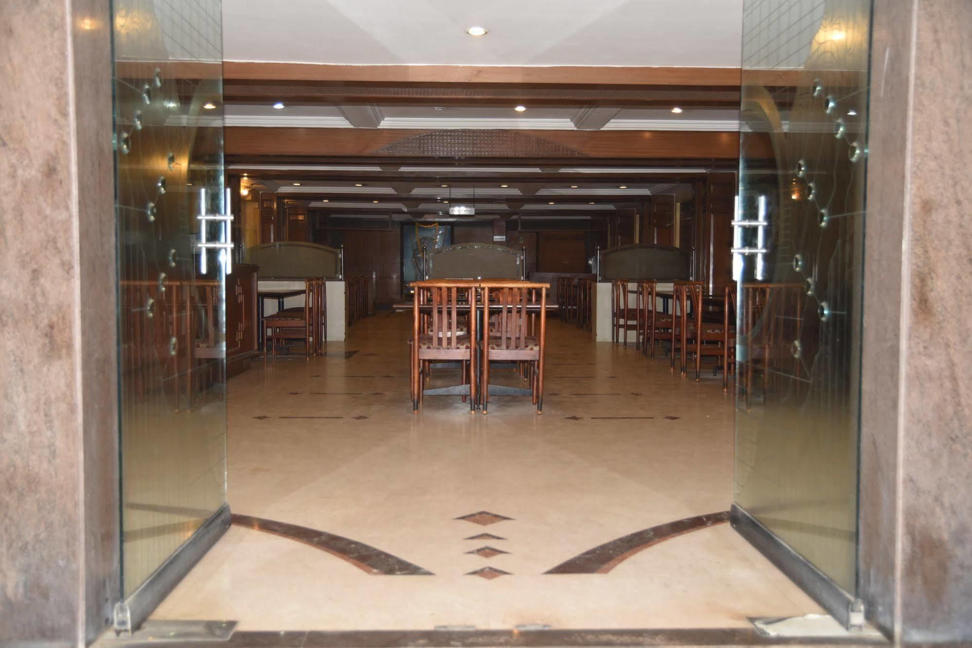 Hotel Maurya Bangalore Ngoại thất bức ảnh