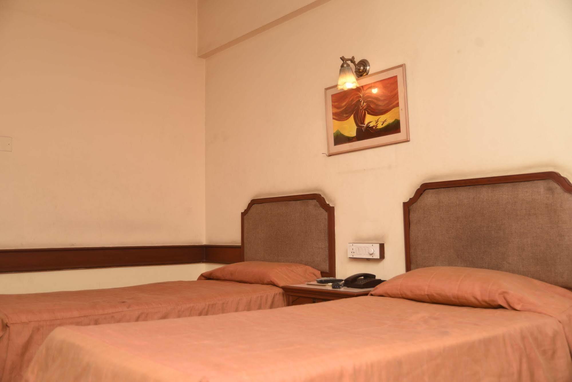 Hotel Maurya Bangalore Ngoại thất bức ảnh