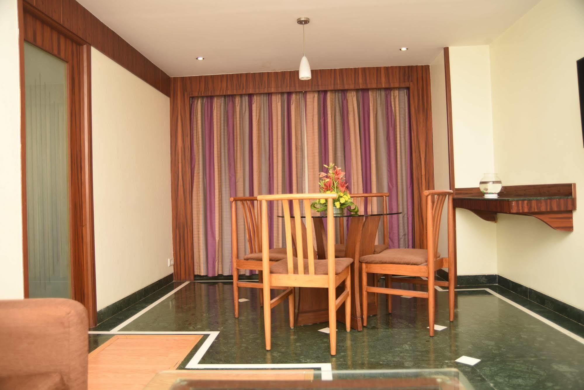 Hotel Maurya Bangalore Ngoại thất bức ảnh