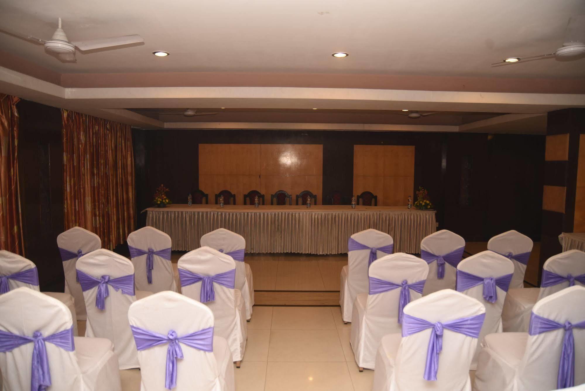 Hotel Maurya Bangalore Ngoại thất bức ảnh