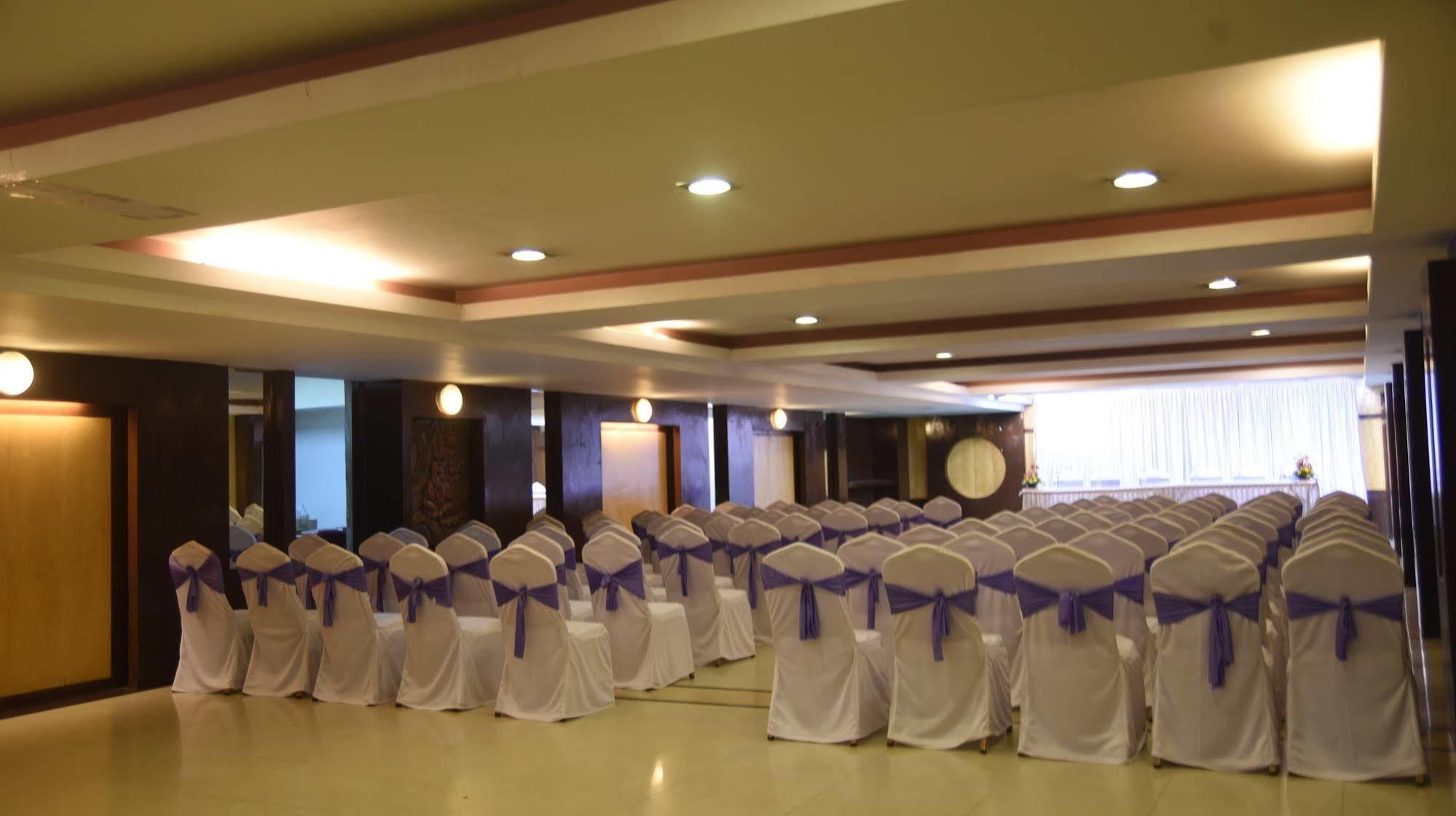 Hotel Maurya Bangalore Ngoại thất bức ảnh