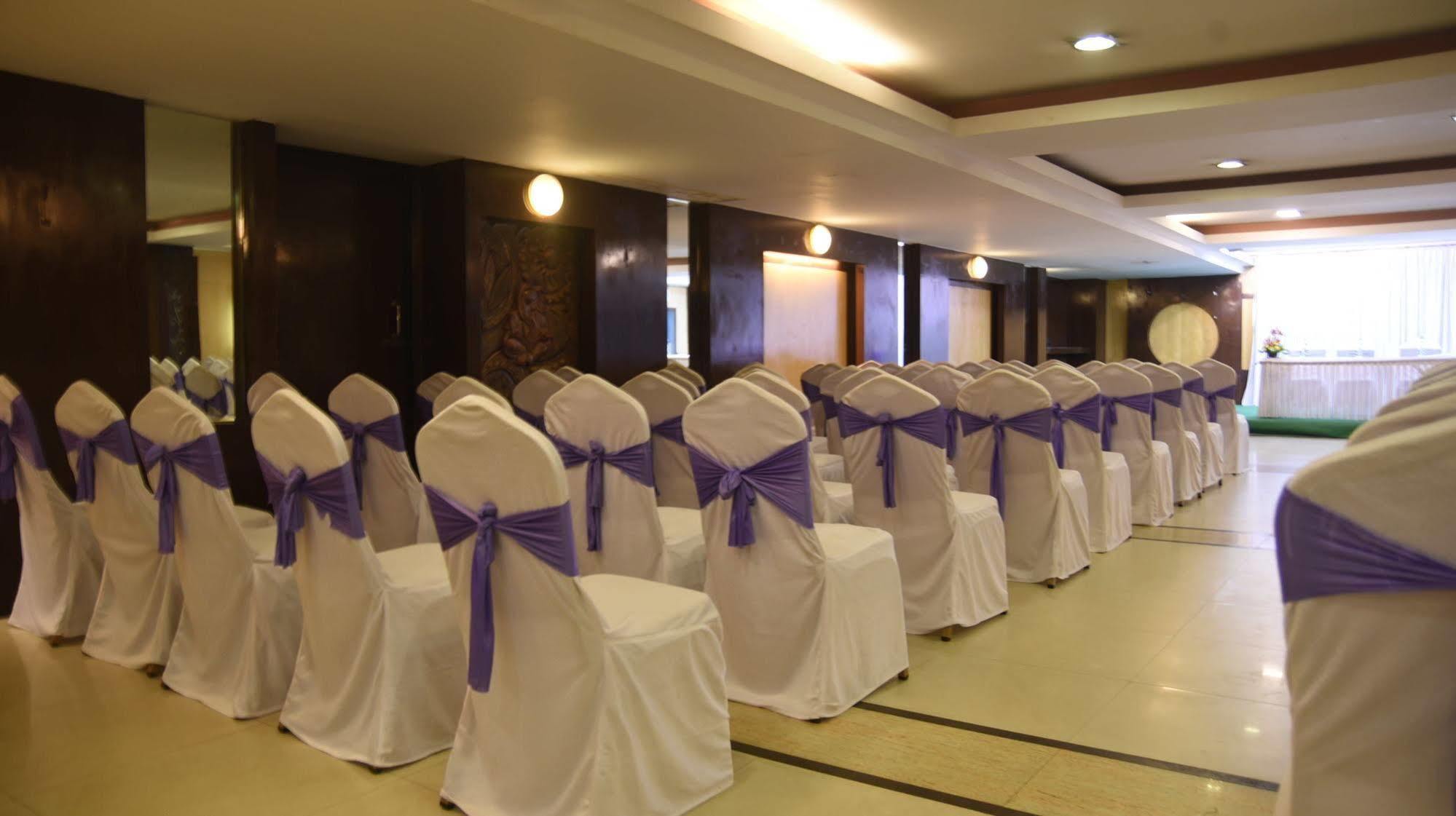 Hotel Maurya Bangalore Ngoại thất bức ảnh